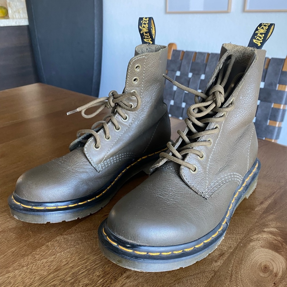 Dr martens olive green pascal boot